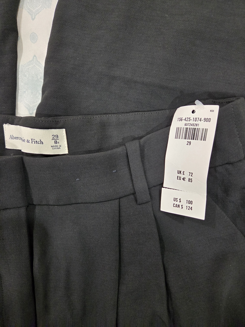 Abercrombie & Fitch Black Pleated Trousers - Picture 2 of 4